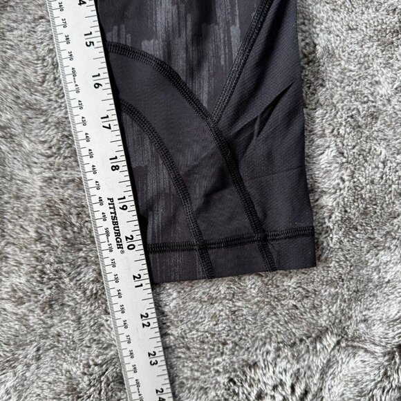 Lululemon Inspire Crop II Sz 4 - Picture 11 of 11